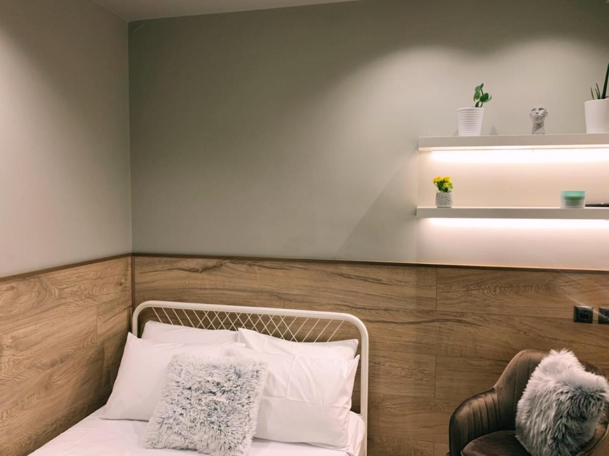 Luxury Townhouse Suite Лариса Екстериор снимка