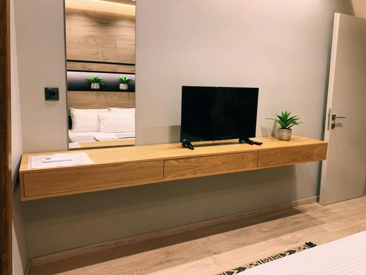 Luxury Townhouse Suite Лариса Екстериор снимка