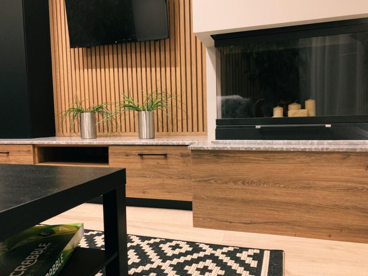 Luxury Townhouse Suite Лариса Екстериор снимка